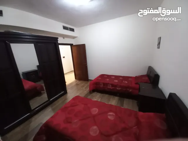 شقة مفروشة مكيفة قرب الحسين للسرطان منطقة مميزة ومخدومة