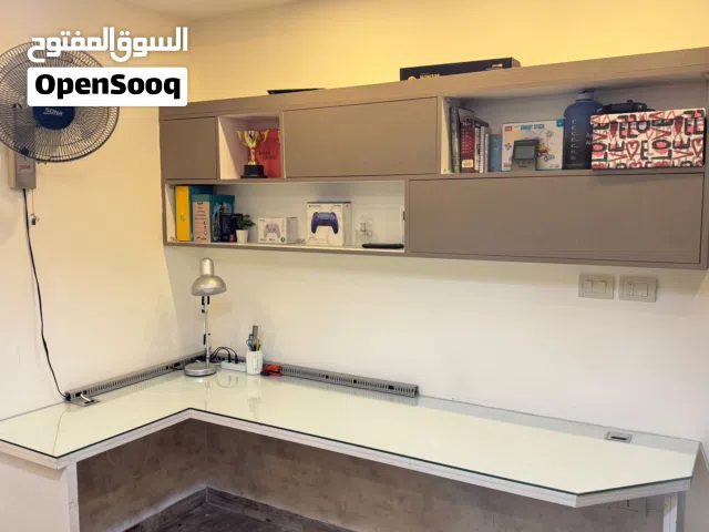 للبيع مكتب زاوية