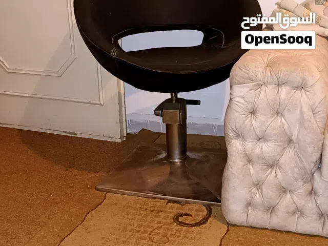 كرسي استخدام خفيف بحالة ممتازة