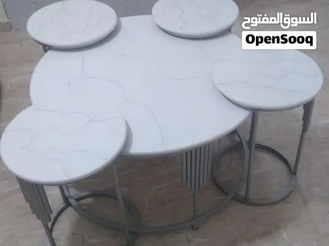 طاولة وسط مع مرفقاتها للبيع