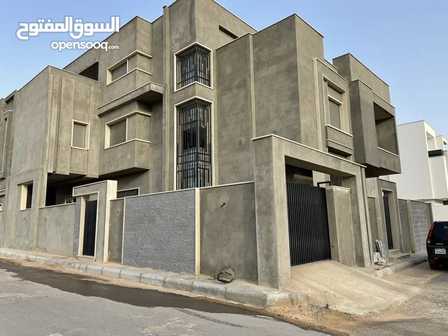 605 m2 More than 6 bedrooms Villa for Sale in Tripoli Al-Serraj
