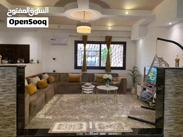 فيلا أرضية واجهتين للبيع