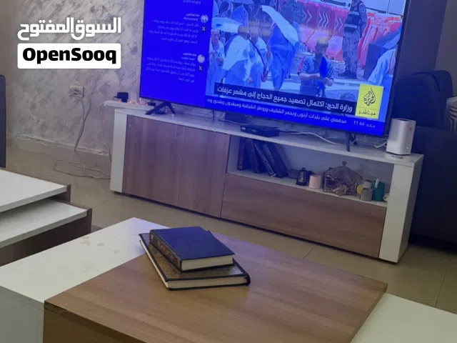طقم طاولات  مع طاولة تلفزيون للبيع