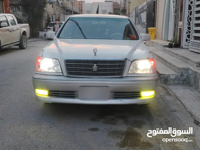 تيوتا كراون 2002