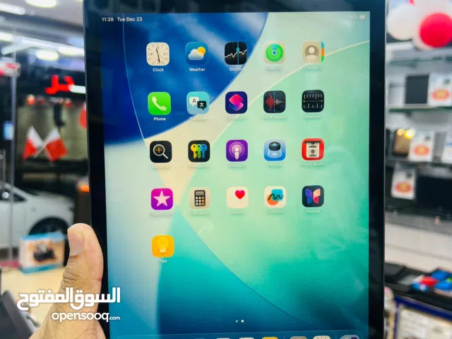 Apple iPad 8th Gen – 32GB – Excellent Condition – With Charger