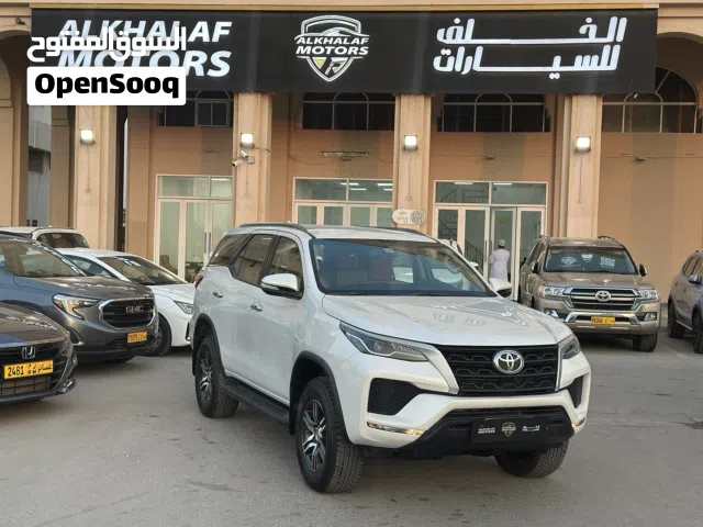 تويوتا الدفع الرباعي فورشنر اكس ار 2024