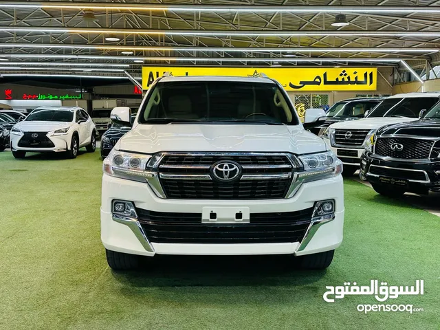 Toyota land cruiser VXR 5.7 Model 2016 Full option Running 122,000 km only Original paint