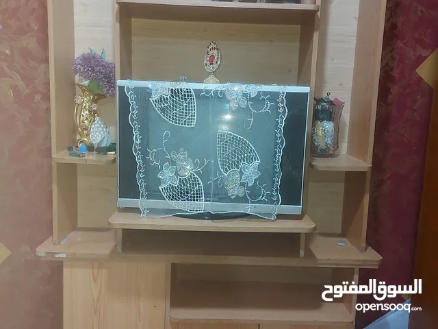معرض للبيع مع تلفزيون 30وبي مجال نظيف مابي شي