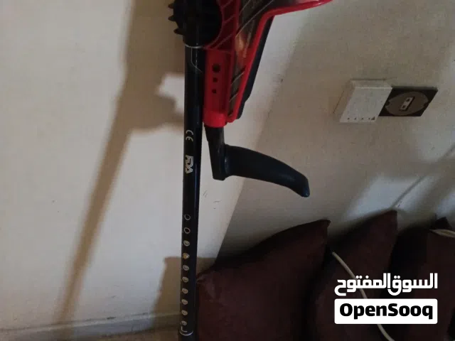 عكاز طبي حديث ومتين للبيع بحالة المستعمل استخدام 3 اشهر فقط