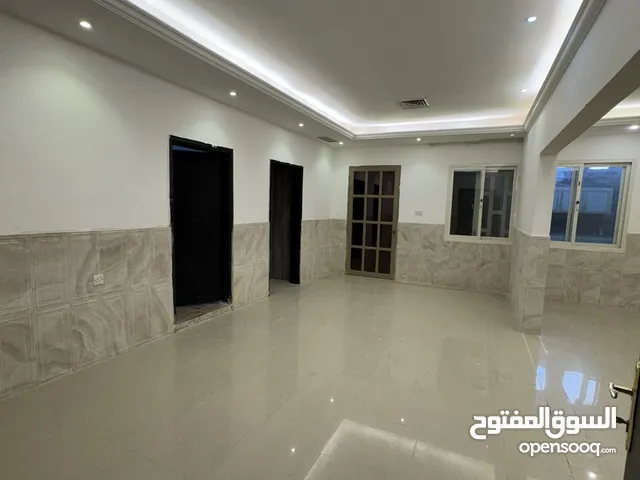 شقة لإيجار المسايل قطعة 4