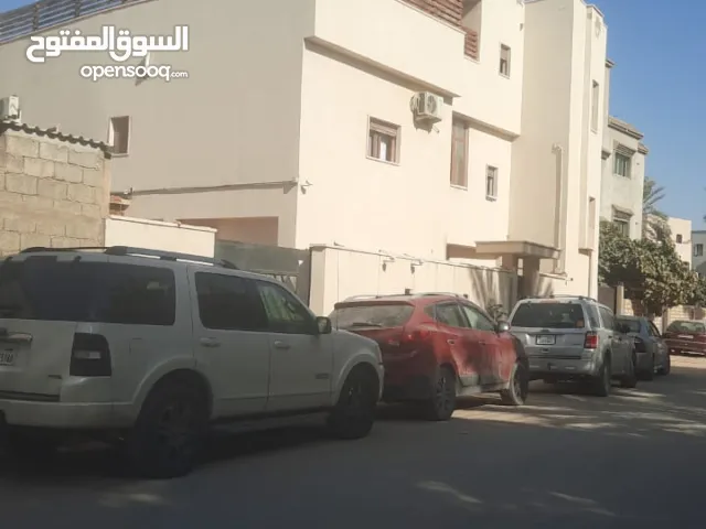 230 m2 More than 6 bedrooms Townhouse for Sale in Tripoli Souq Al-Juma'a