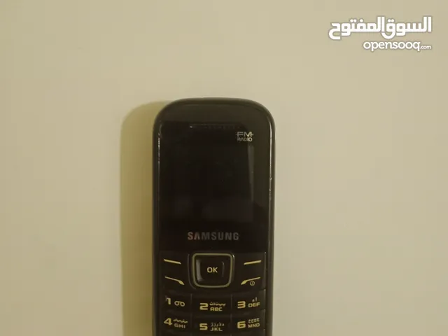 Samsung E1200 cell phone