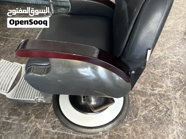 أربع كراسي صالون حلاقة استعمال خفيف