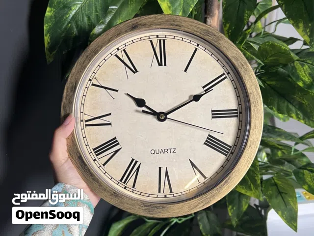 ساعة جدايرة مع خزنة