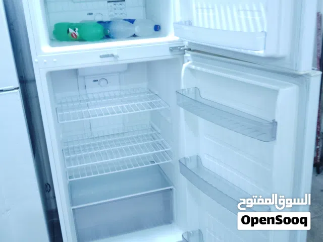 متوفر ثلاجه حجم متوسط بحاله ممتازه استخدام خفيف معا التوصل التشغيل والكفاله ثلاجه ونسا