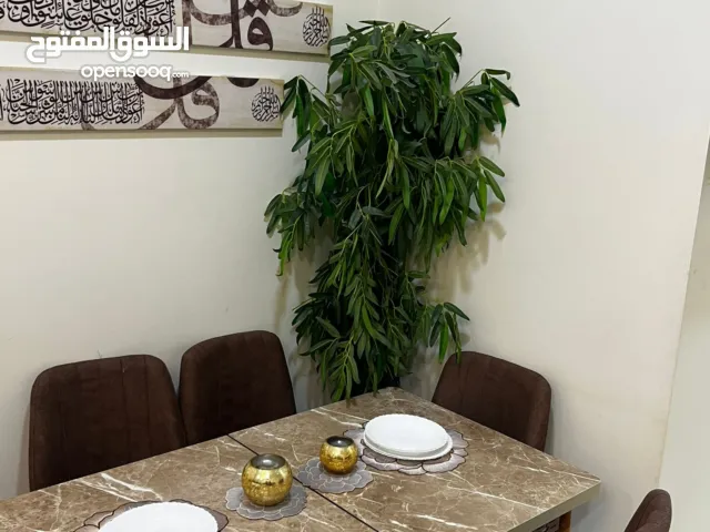 طاولة للبيع ب55 دينار
