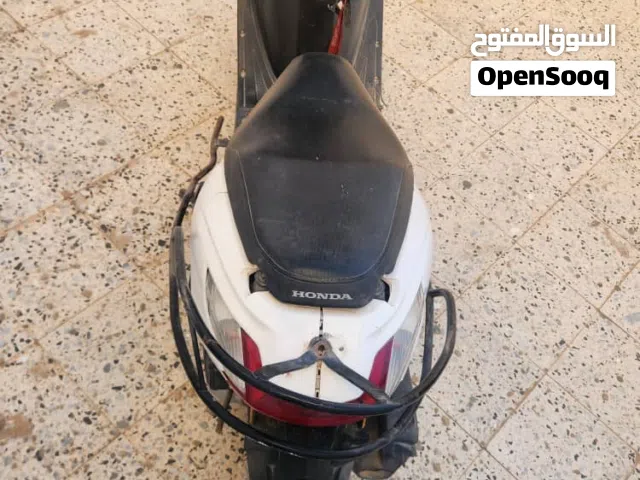 هوندا بريستو تبي خدمت محرك قصبات الفرشيلة الله يبارك وقومات جديد السعر 1200