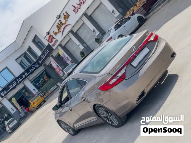 2011 هيونداي ازيرا Standard