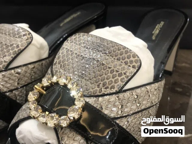 دولتشي اند قابانا ليمتد