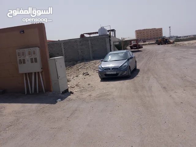 سائق توصيل محترف ملتزم 2025