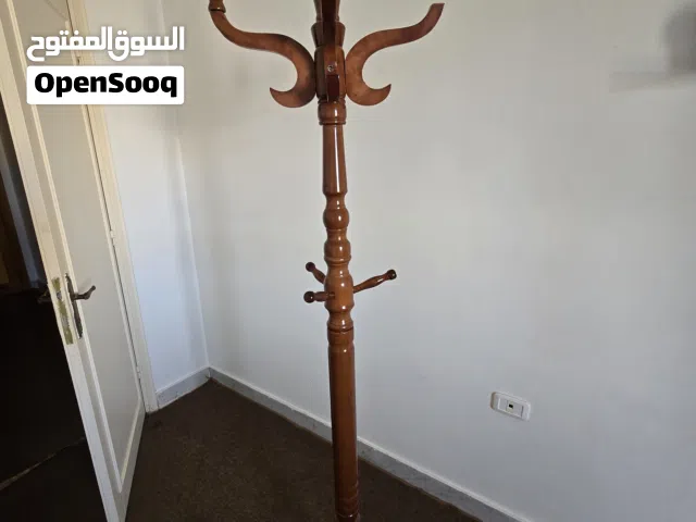 علاقة جاكات خشب السعر 50 دينار