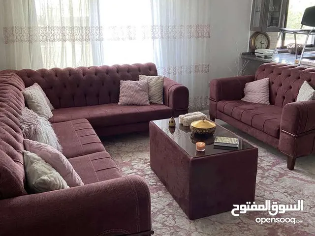 اثاث مستعمل بحالة الوكالة غرفة جلوس فخمة جداً مع وغرفة نوم خشب ثقيل جداً