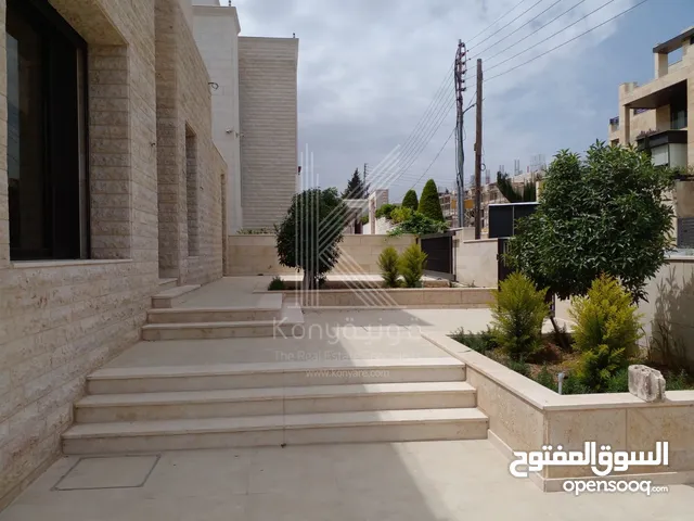 820 m2 5 Bedrooms Villa for Sale in Amman Al-Thuheir