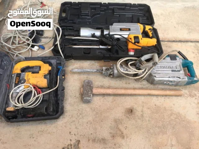 اسطي تكسير جميع أنواع التكسير خرسانات سيسان  سقفات تقشير ملعقة تقشير سراميك