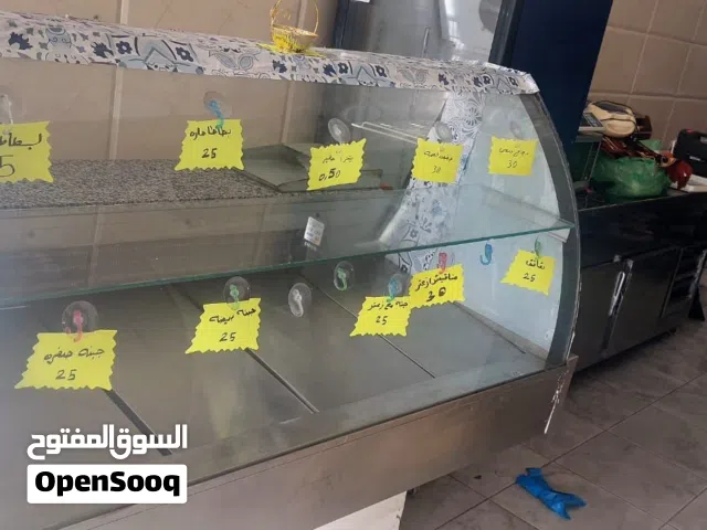 عدة مطعم للبيع بحالة ممتازة