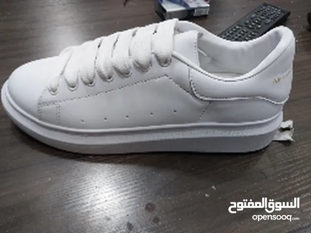 44 Sport Shoes in Amman