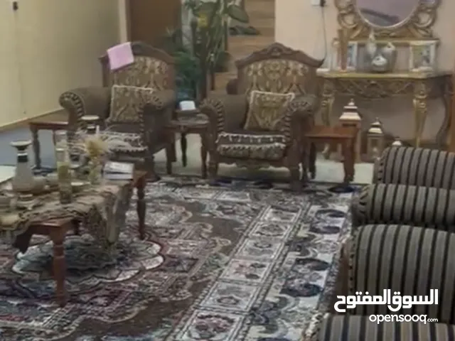 260 m2 More than 6 bedrooms Townhouse for Rent in Basra Baradi'yah