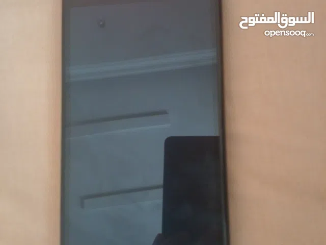 نينتندو سويتش OLED مع شنطه و شاحن و أغراضه كلها موجوده