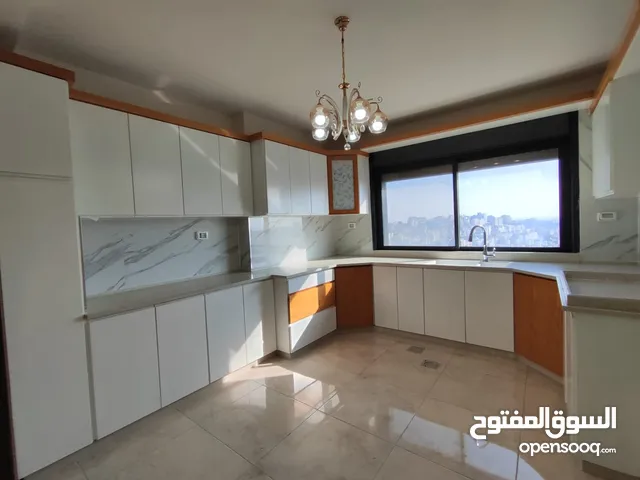 175 m2 3 Bedrooms Apartments for Sale in Ramallah and Al-Bireh Al Tahta