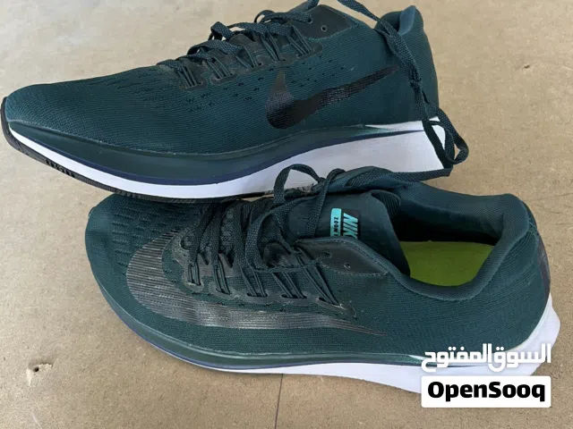 شروه جديد جديد تم تخفيظ السعر ل 90 قرش القطعه احذيه و ملابس