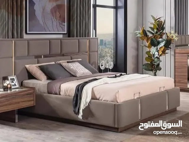 سرير جديد مع سكملات غرفة نوم دبل بحالة جديدة