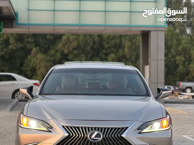 Used Lexus ES in Sharjah