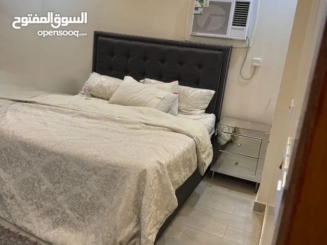 غرفة نوم للبيع نظيفه