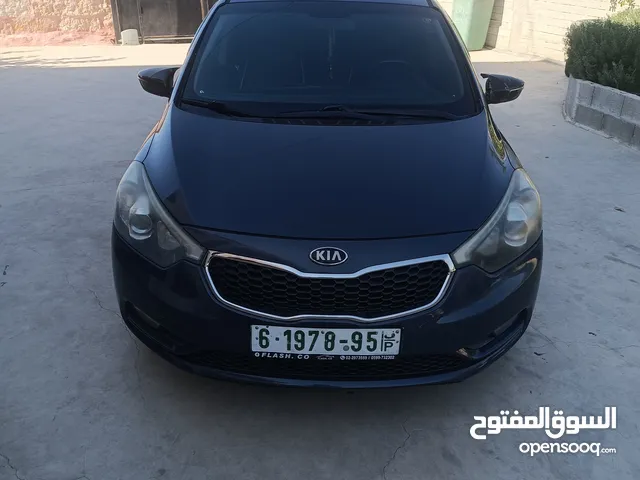 كيا سيراتو موديل 2014 ما شاء الله فول اضافات فتحة سقف حساس امامي خلفي شركة ليد امامي وخلفي سبويلرات