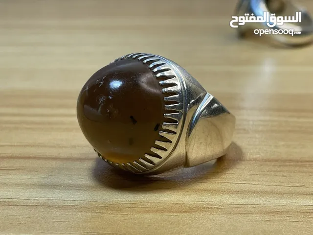 للبيع خاتم بحجر كهرمان طبيعي
