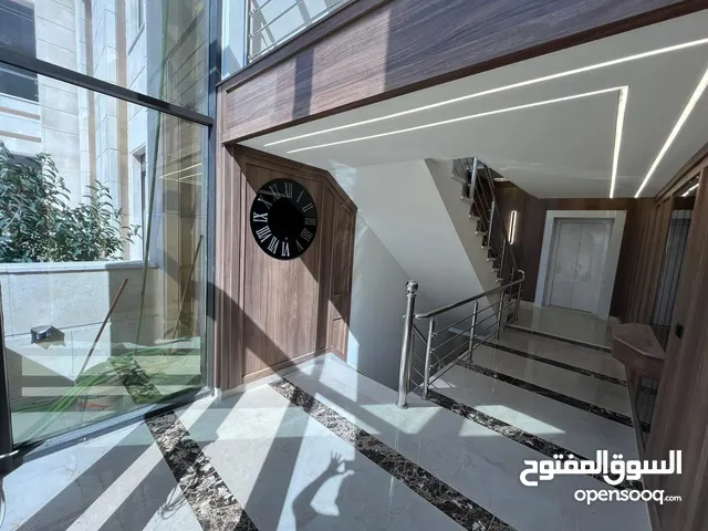 شقق طابقية بفيلا بالظهير منطقة سكن خاص فيلا مكونة من 4 شقق طابقية فقط
