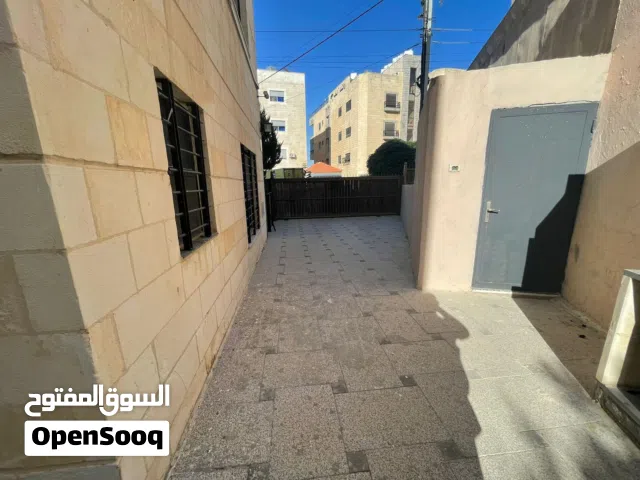 شقة أرضية مفروشة للبيع