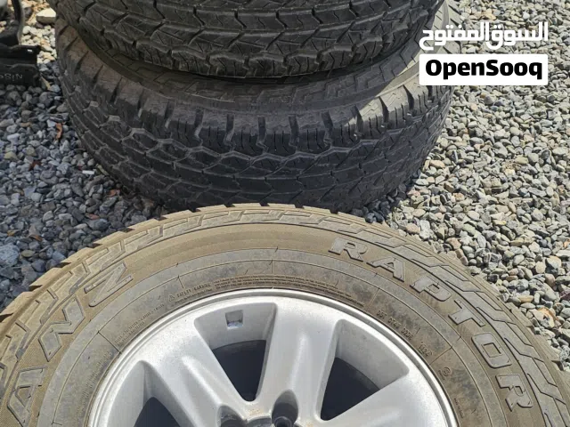 للبيع اربع اطارات حجريه رنج 16 بحاله ممتازه