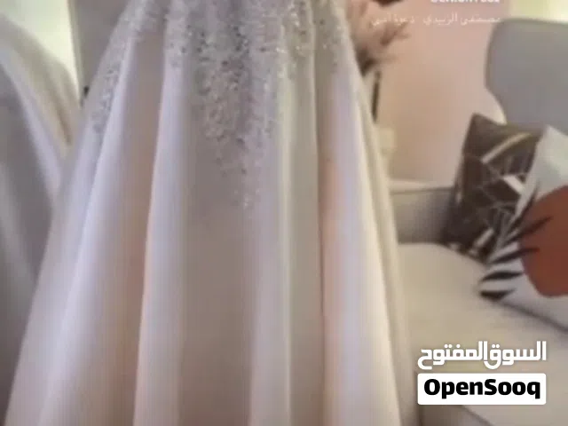 فساتين جديدة