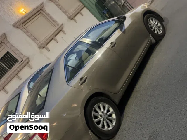 2014 تويوتا كامري GL