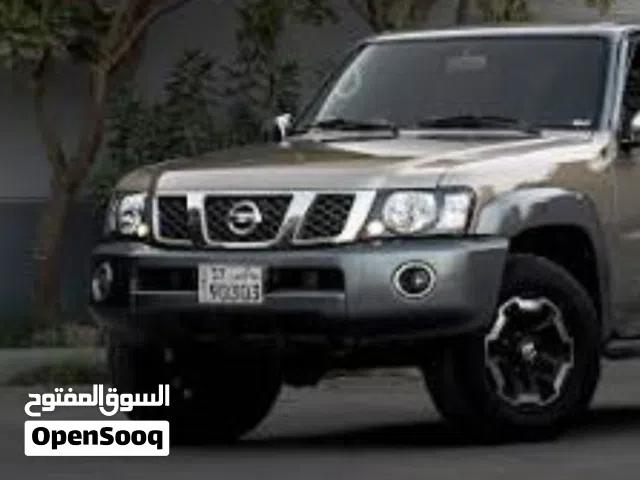 يتوفر قطع غيار غيار نيسان باترول من مديل 98 الي 2005 دفريشن امام و مجمع سترينج و مرايا كروم