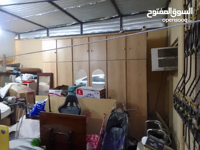 يوجد خزانة ملابس شبھ جديد إستعمال فترة قصيرة 6بيبان حطب بحريني فرميكھ سعر 100دينار