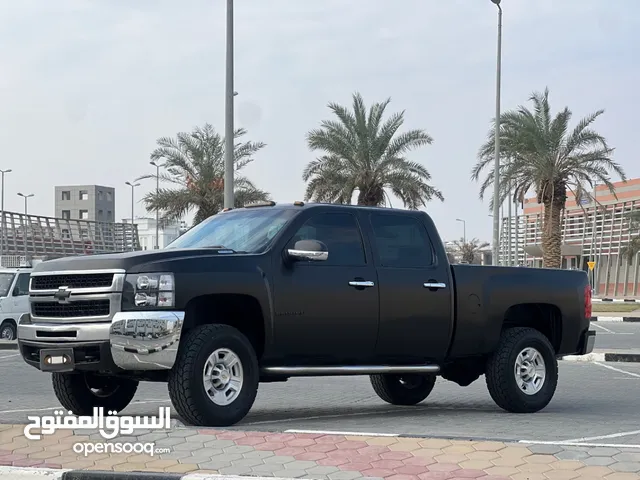 وانيت سلفرادو HD2500 غمارتين موديل 2010القير 6غيار دبل ارضي