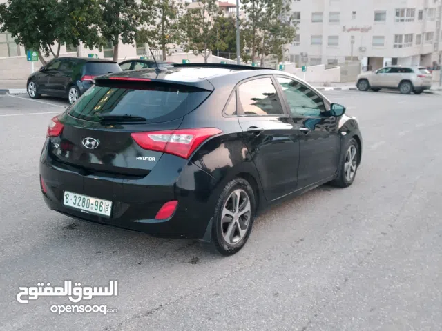 هيونداي i30 سنة 2016 اوتوماتيك مع فتحة.  لقطه