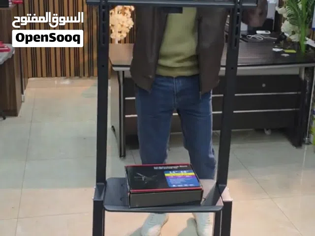 ستاند متين وقوي – بيشيل الشاشة بكل أمان  مع حمالة تلفزيون متحركة  للجدران هدية إمكانية التحكم