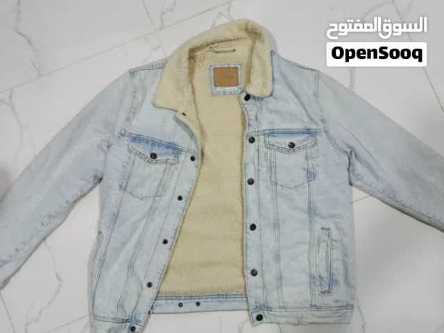 Selling PULL&BEAR authentic denim excellent condition size is (L)